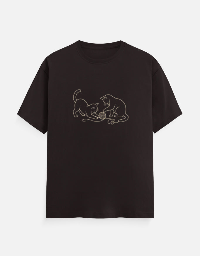 Cats at Play cat print t-shirt detail
